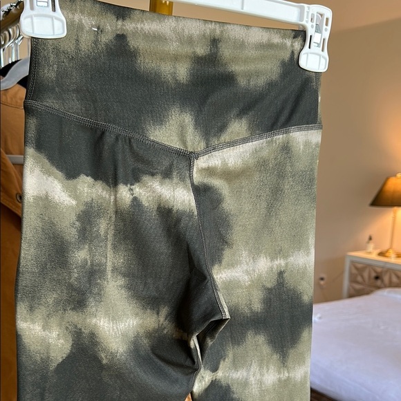 Nike Green Tie-Dye Leggings with Neon Stripe - Picture 2 of 3